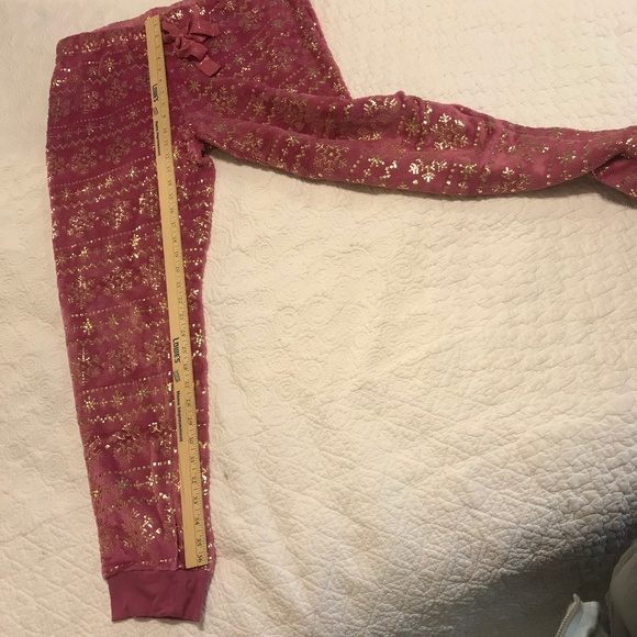 Secret Treasures fluffy pink pull-on sleep pants with gold snowflake pattern (L) - Picture 5 of 16
